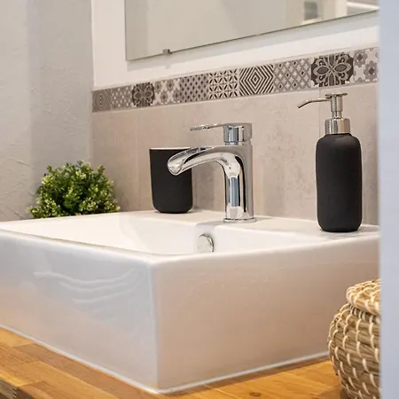 דירה L'experience D'elie By Icone Collection קאין